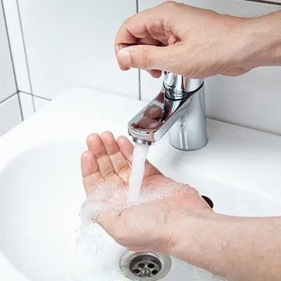 Menos agua, más higiene: el nuevo reto de los centros de salud