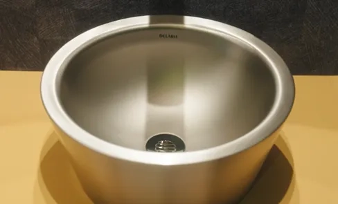 Descubra en vídeo el lavabo de diseño ALGUI, un auténtico elemento decorativo para sus aseos.